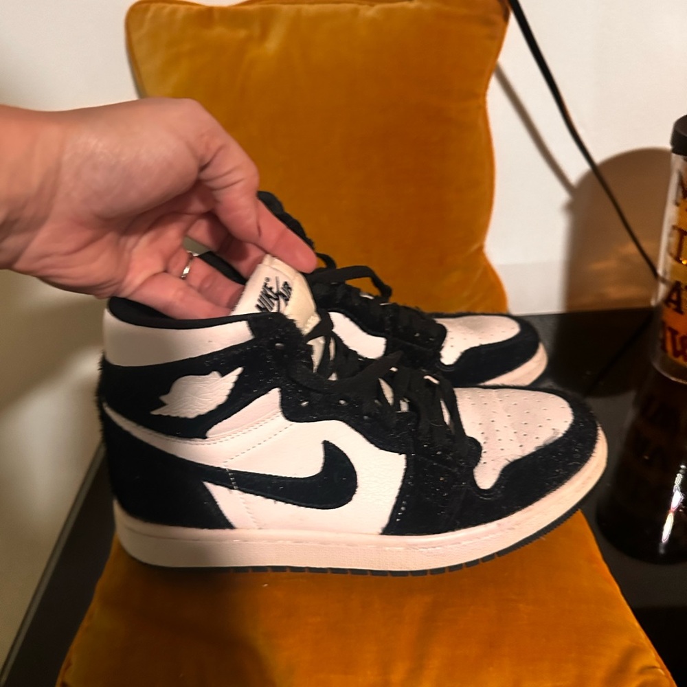 Nike Black and White Athletic Shoes